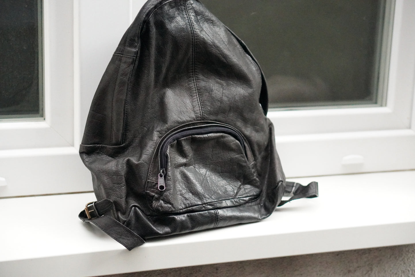 The Nomad Slouchy Vintage Leather Backpack - Obsidian