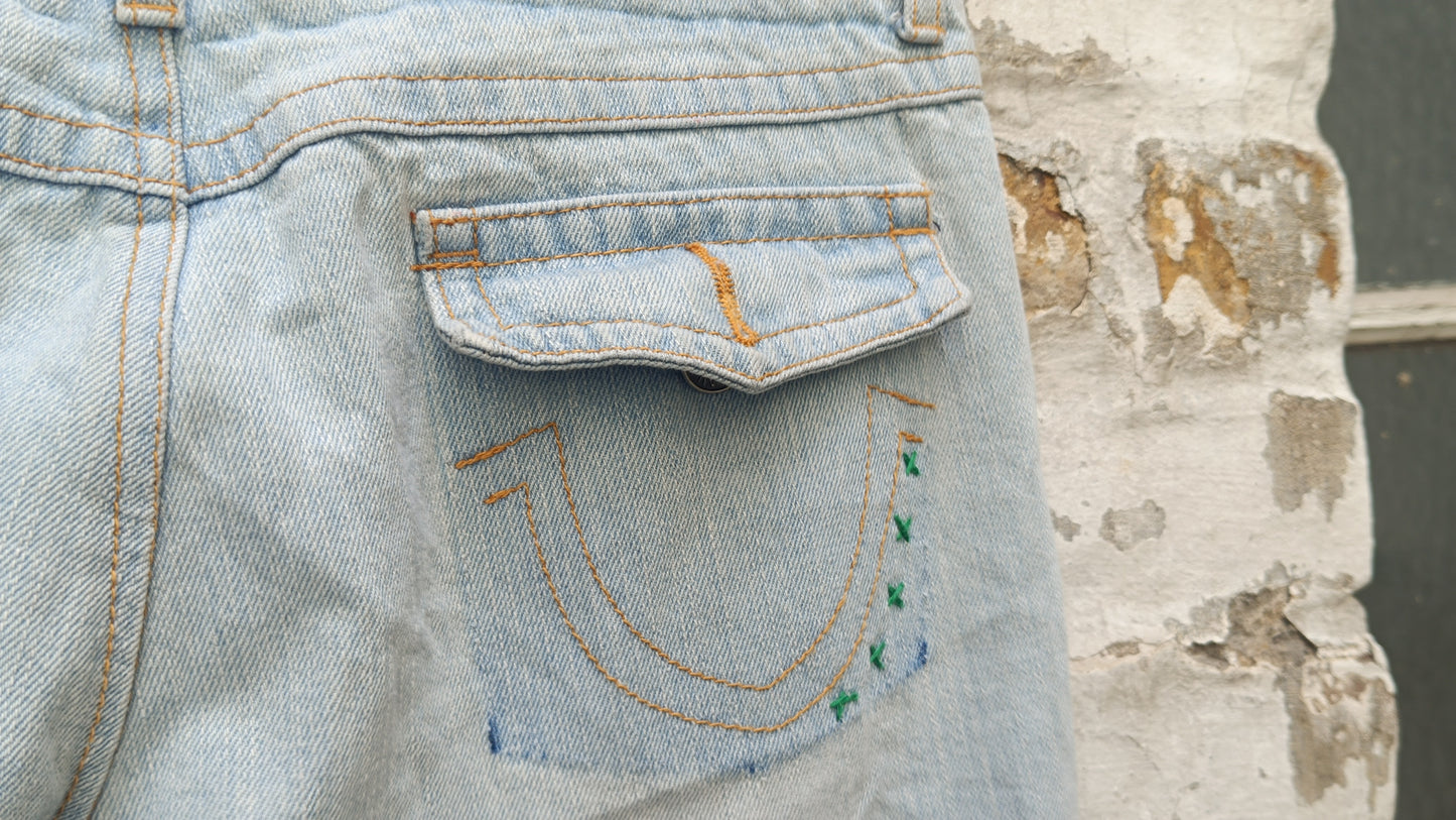 Cailina Vintage Y2K Denim Jorts Embroidered Distressed Jean Shorts 90s Capris M