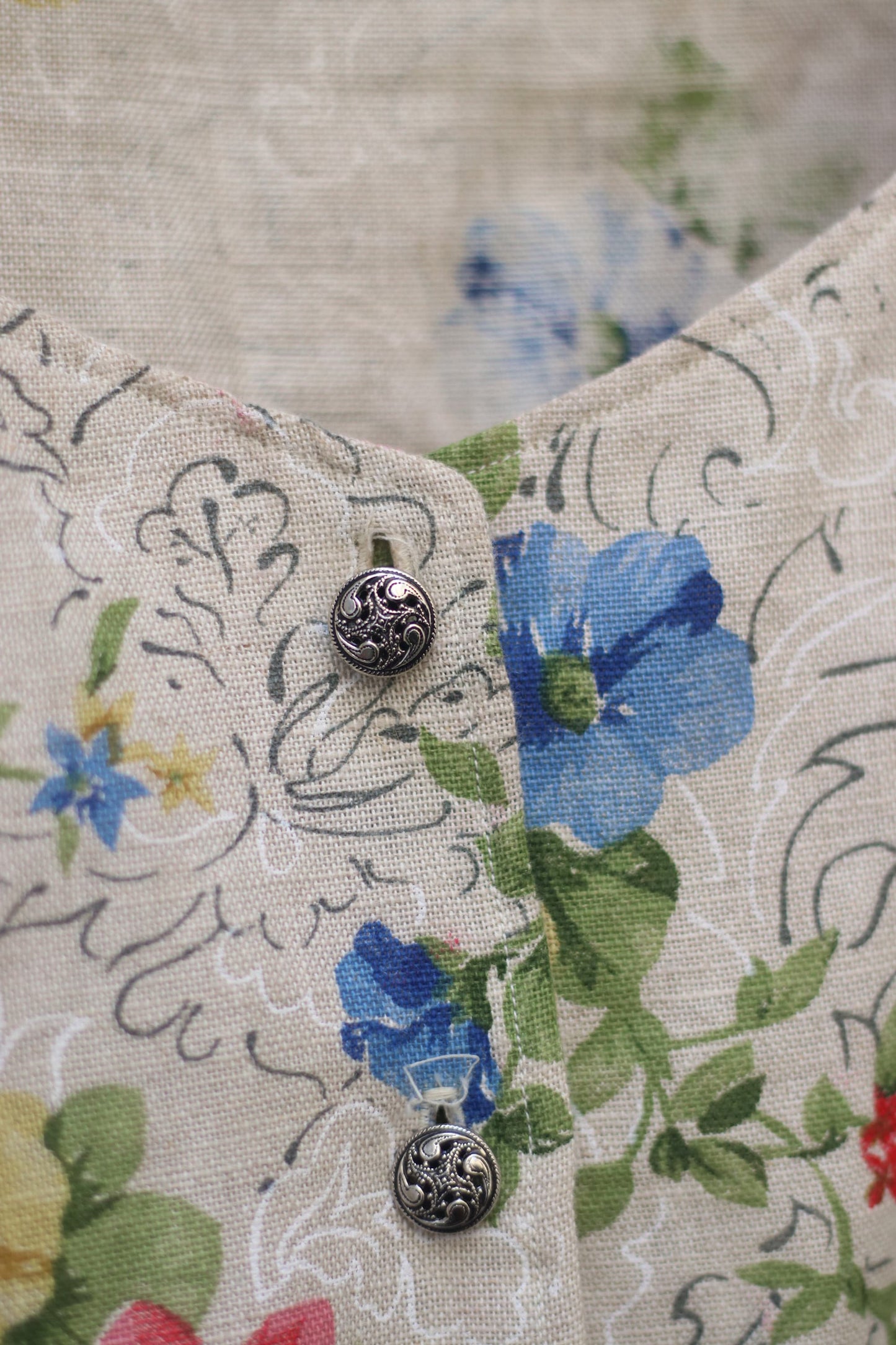 80s Bavarian Blouse | Vintage Floral Print Summer Blouse| Short Sleeved Drindl-inspired Summer Shirt
