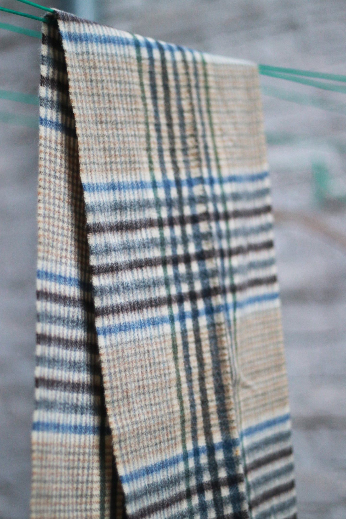 Vintage Scarf in Grey and Brown | Y2K minimalist C&A checkered winter accessory
