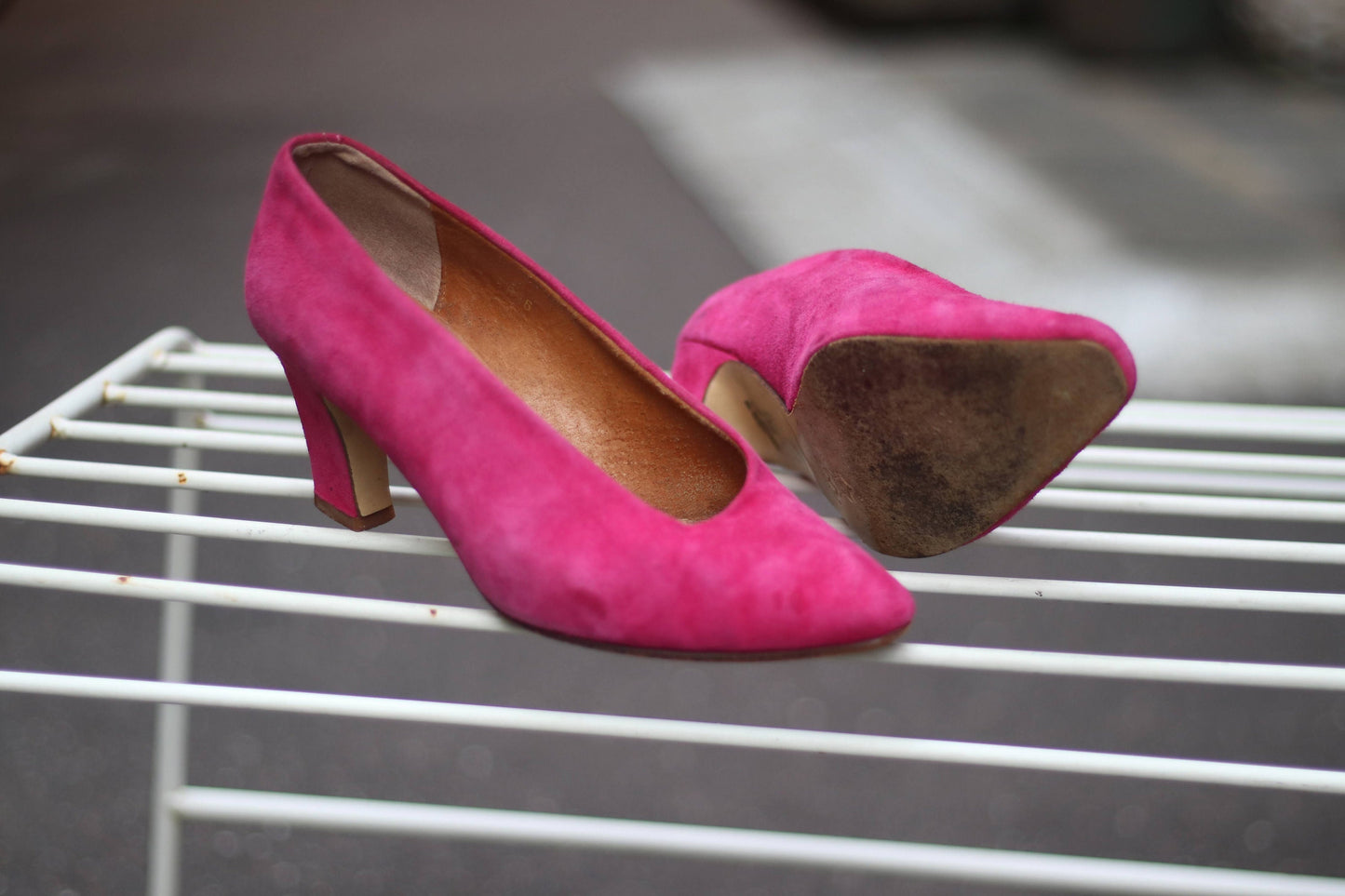 Vintage Pink Suede pumps| 80s elegant bold heels| Pinkcore Evening shoes