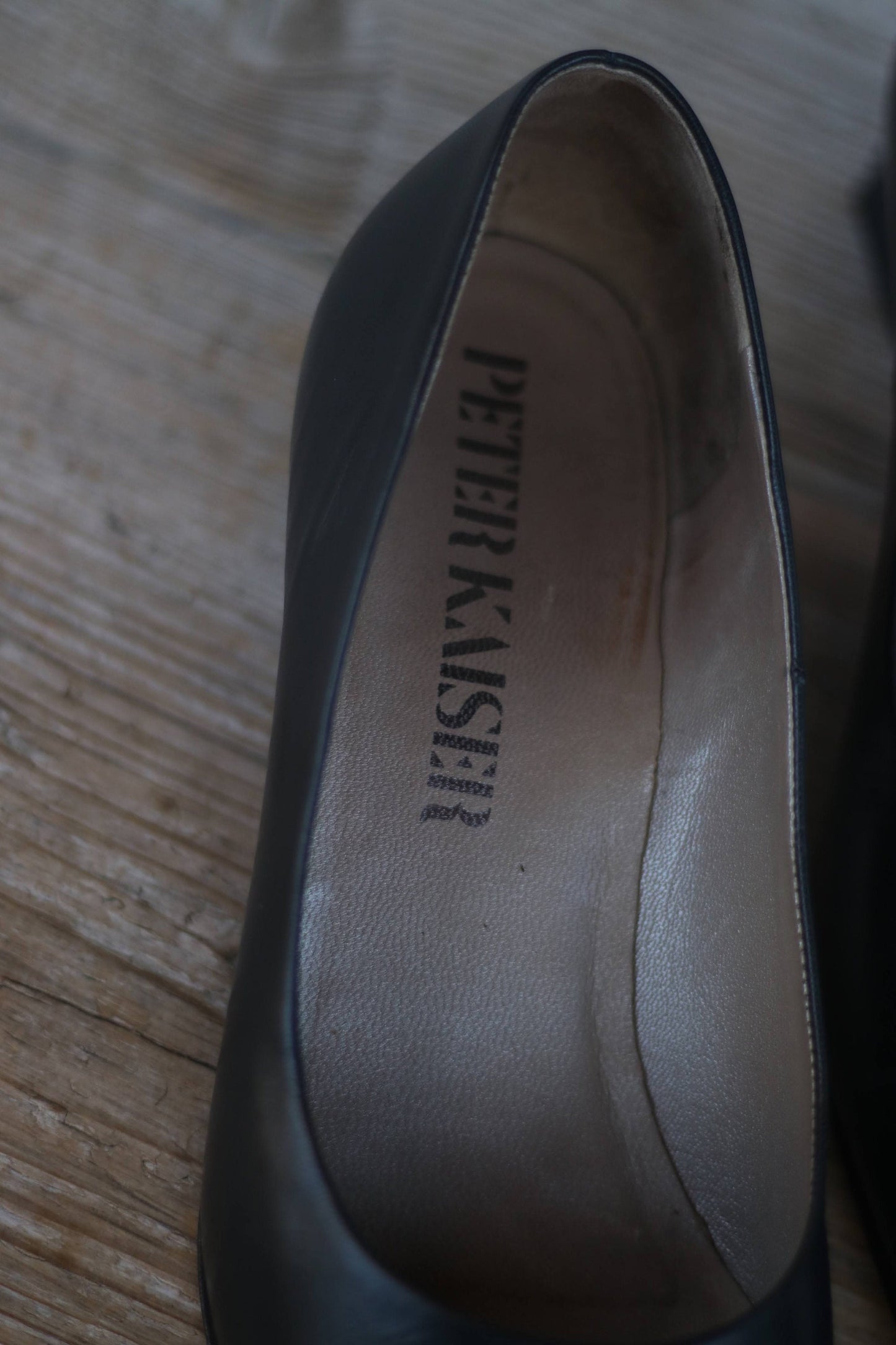 90s Peter Kaiser Leather Heels| Vintage Black Pointed Toe Shoes| Classic and Elegant pumps