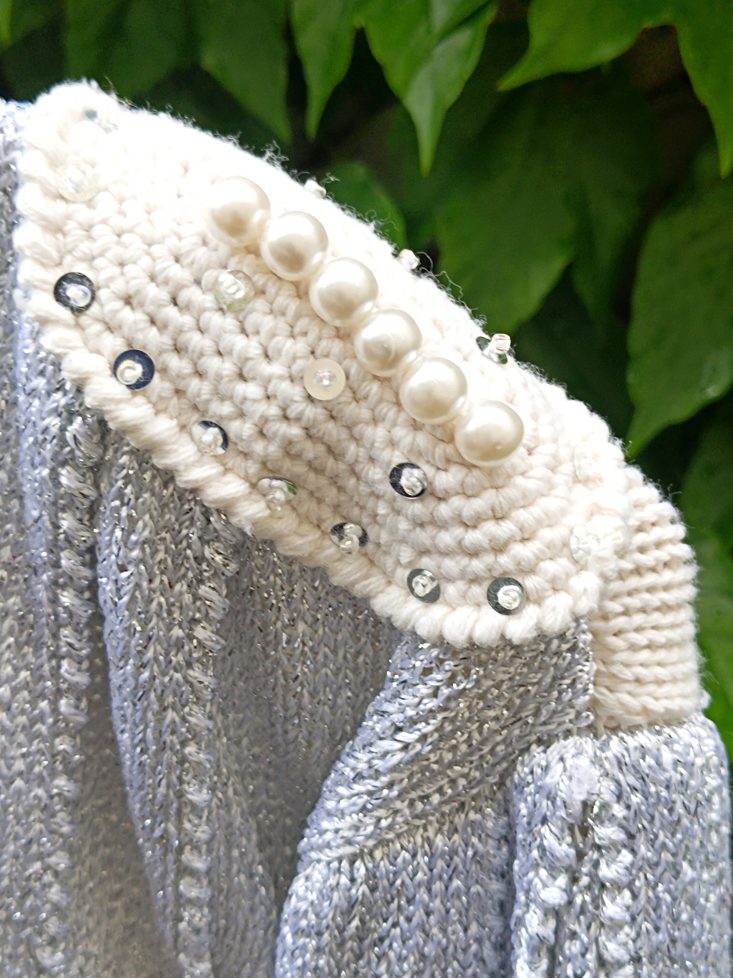 80s White Knit| Vintage Sweater with Shimmery Details| Women's White Long Sleeved Jumper with Shoulder pads and Beaded Details