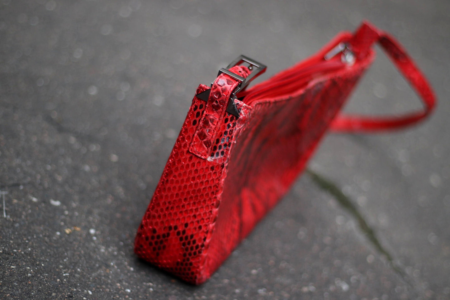 90s Leather Handbag| Vintage Red Shoulderbag with Exotic Details | Minimalist Compact Chic Bag