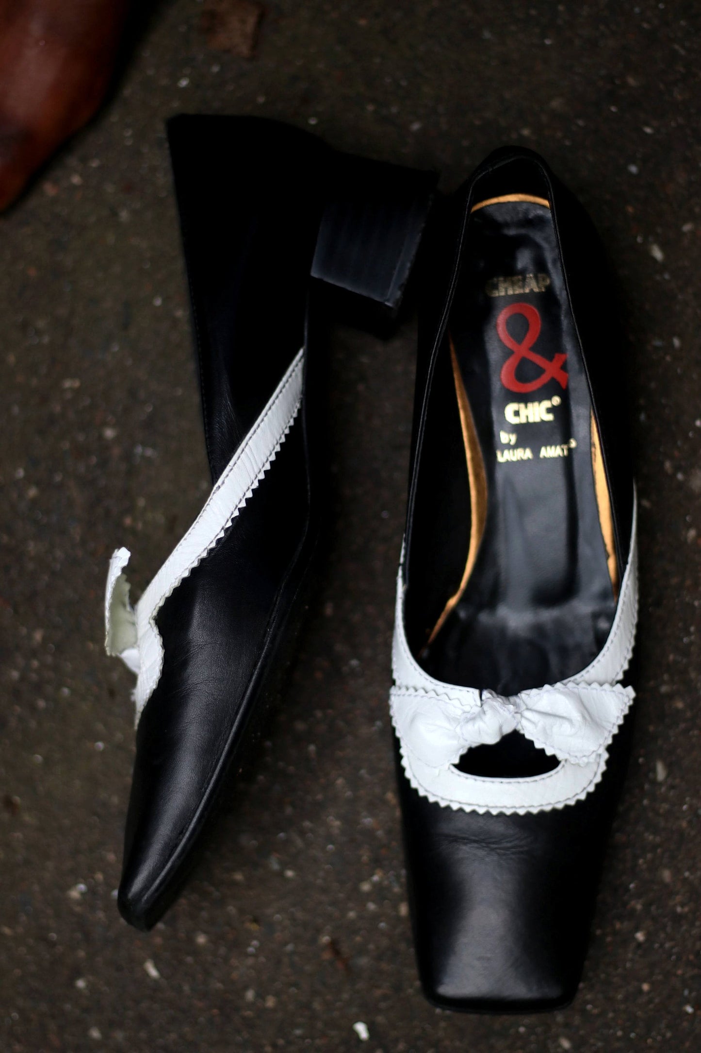 90s Laura Amat Heels | Vintage Minimalist Shoes with Bow detail| Chic Black & White Pumps| Women's Feminine Heels