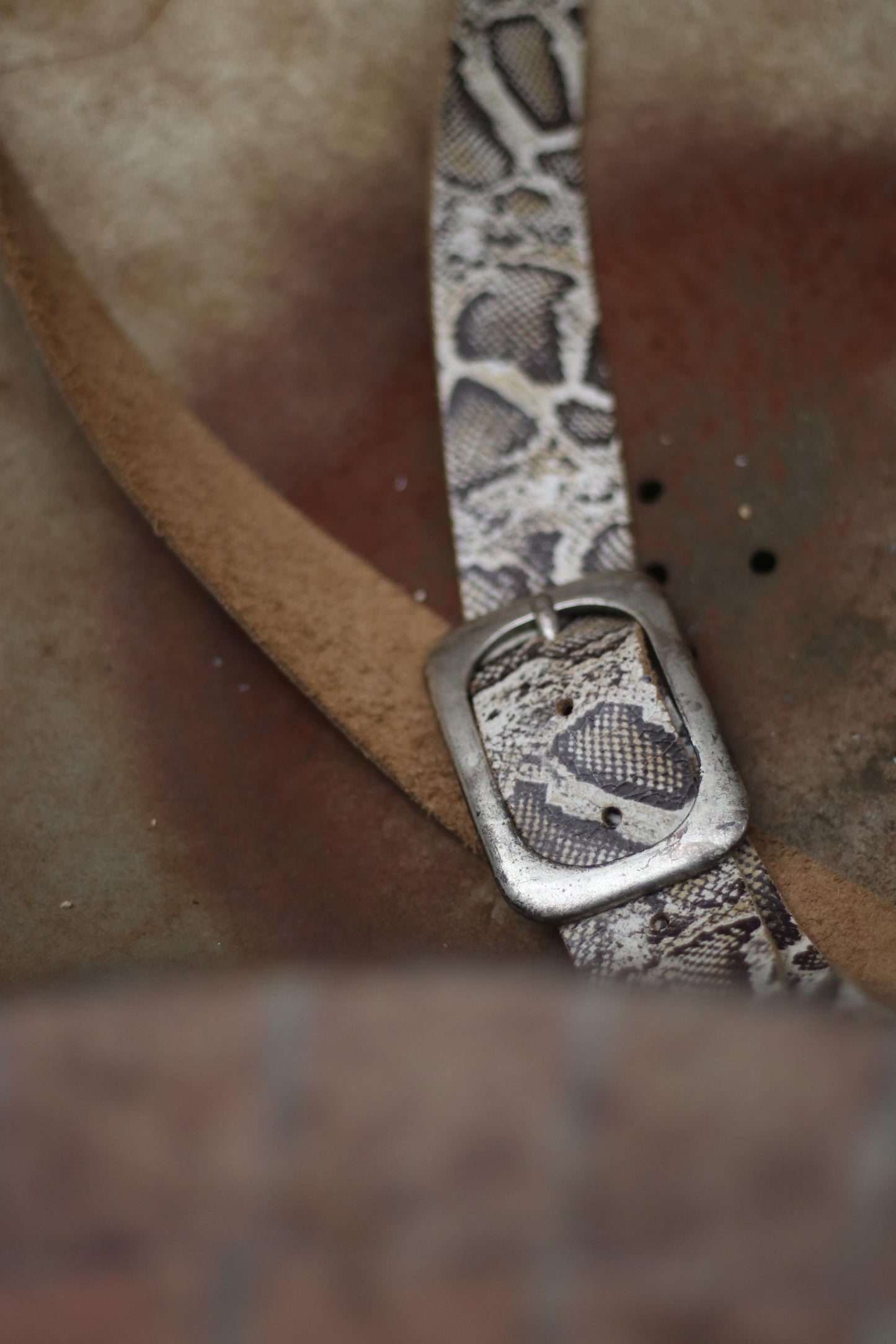 70s Leo Print Belt| Women's Vintage Leather Waist Belt| Grey Animal Print Minimalist Accessory