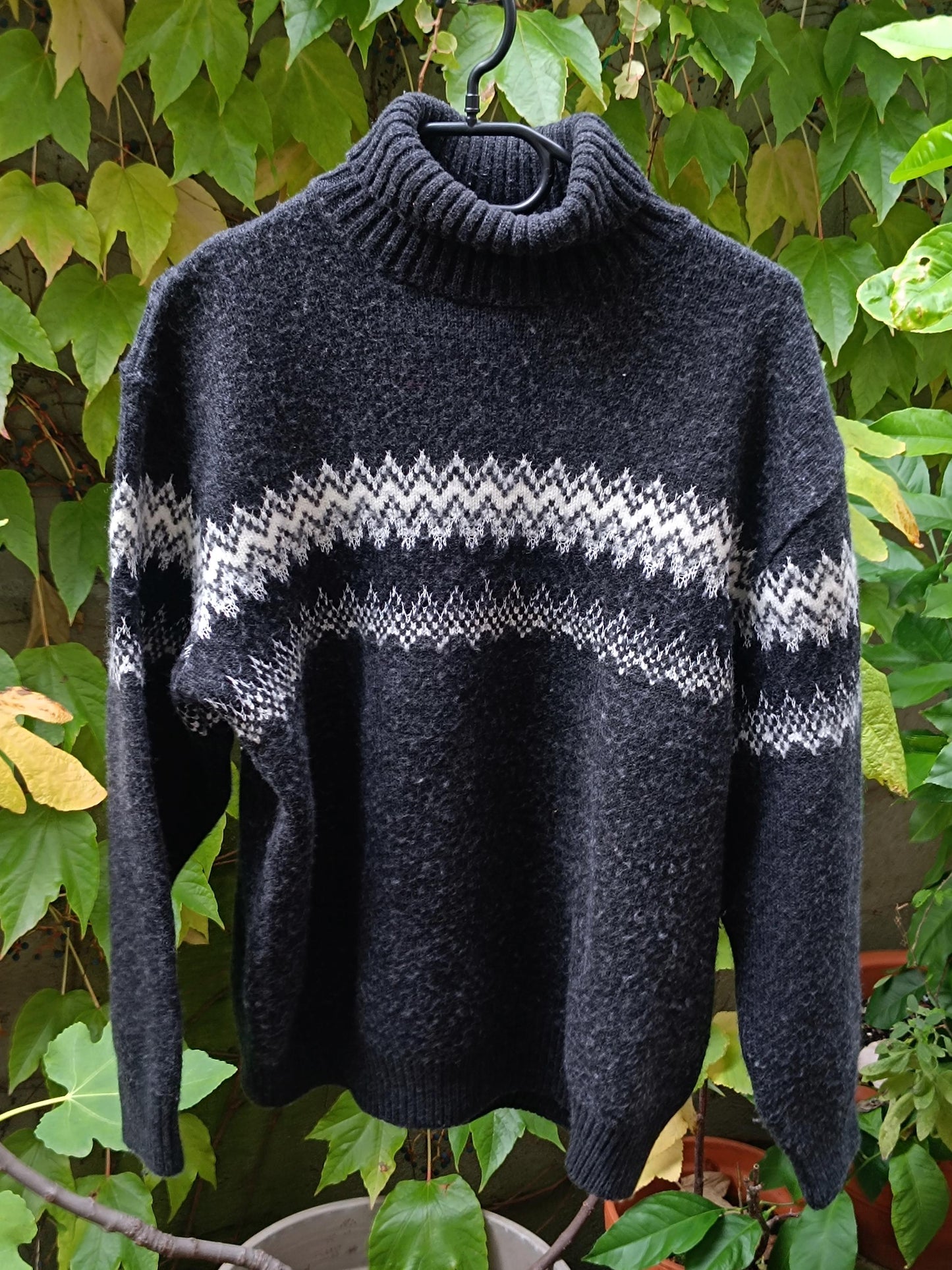 90s Selburose-like Sweater| Vintage Zigzag McClean Jumper in Grey and White | Women's Cozy Thick Pullover