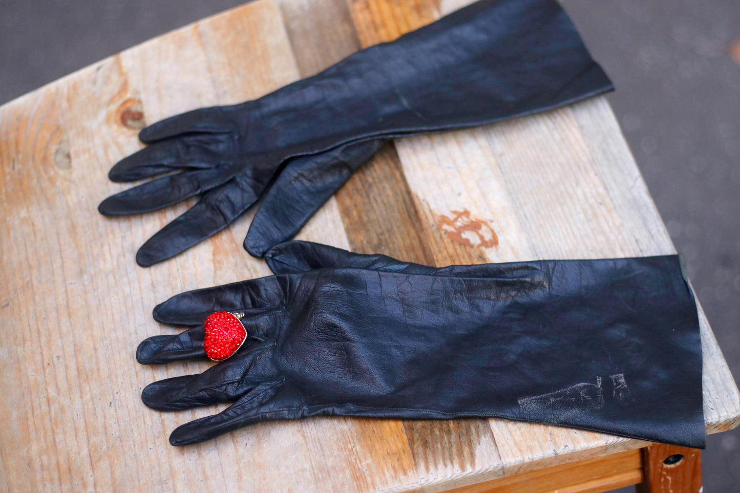 90s Black Leather Gloves | Vintage women's winter gloves| Minimalist chic winter accessory