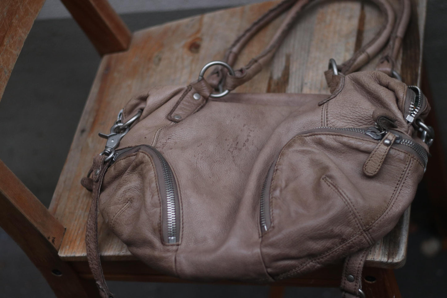 FredsBruder Sand Coloured Leather Hobo Bag| Vintage Genuine Leather Shoulder bag | Women's Minimalist Crossbody