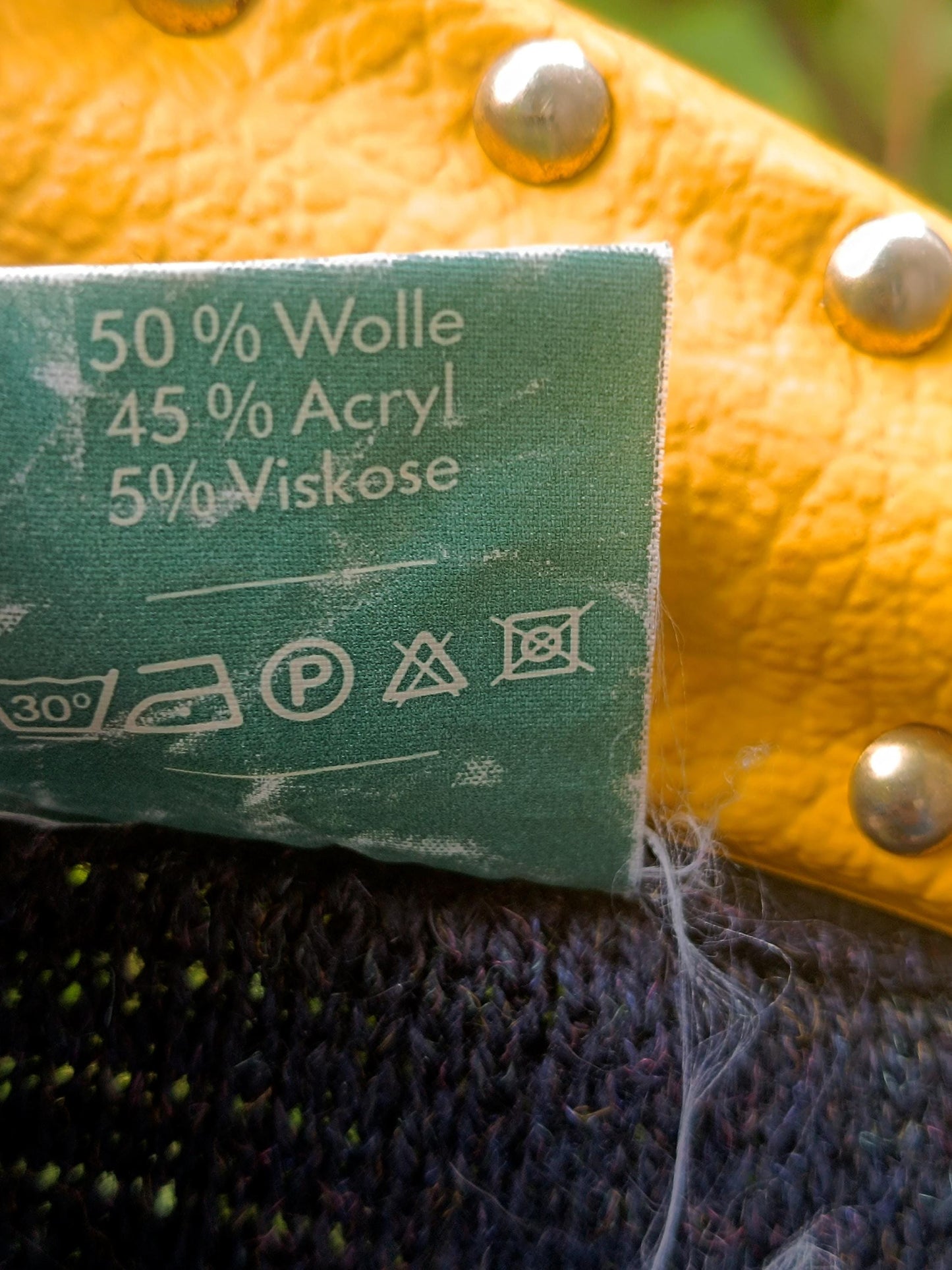 90s Unisex Cardigan| Vintage Women's Winter Sweater | Cozy Long Sleeved Knitwear