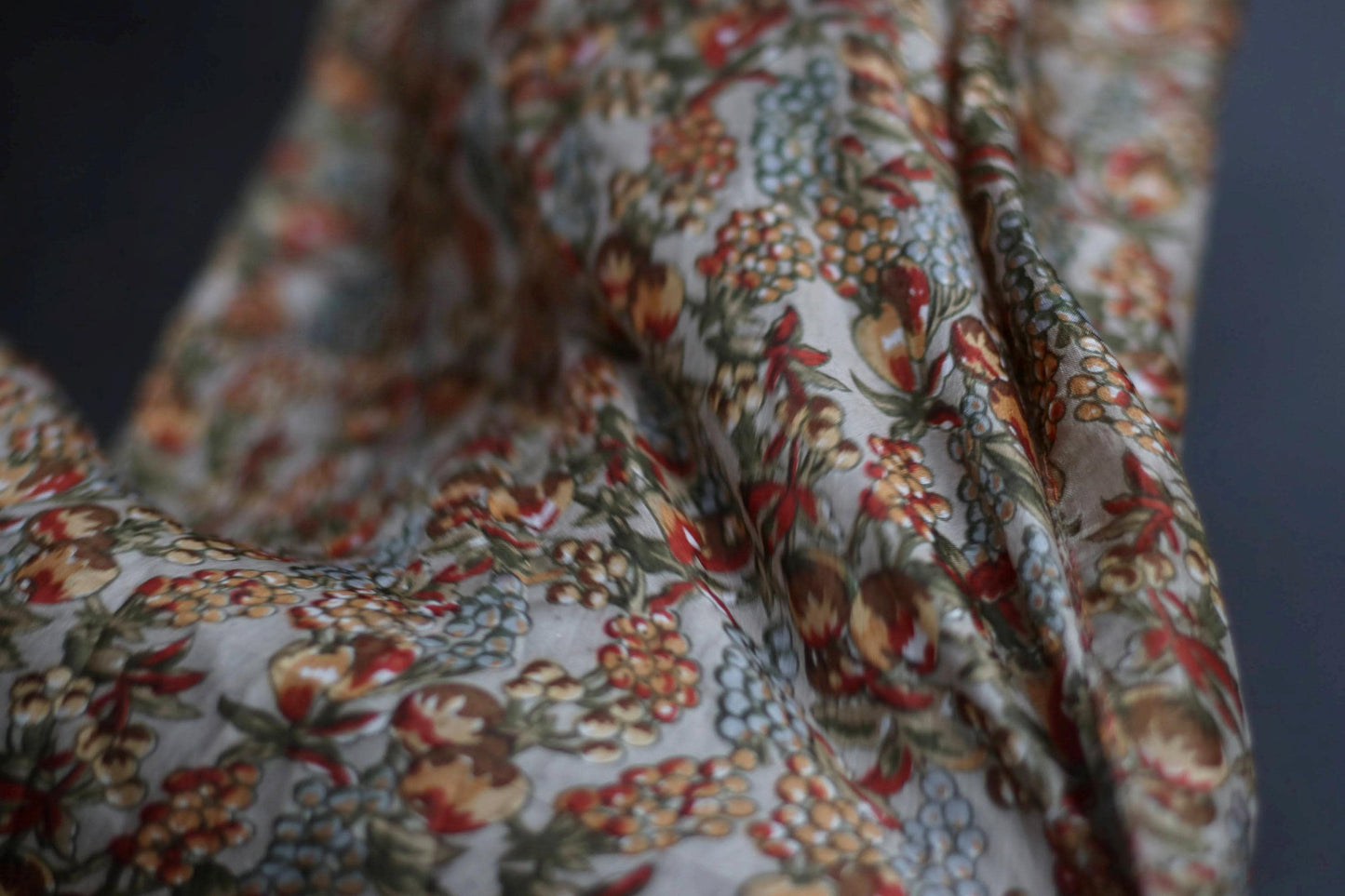 Vintage Floral Print Silk Scarf| Gifts for her 90s Silk Necktie