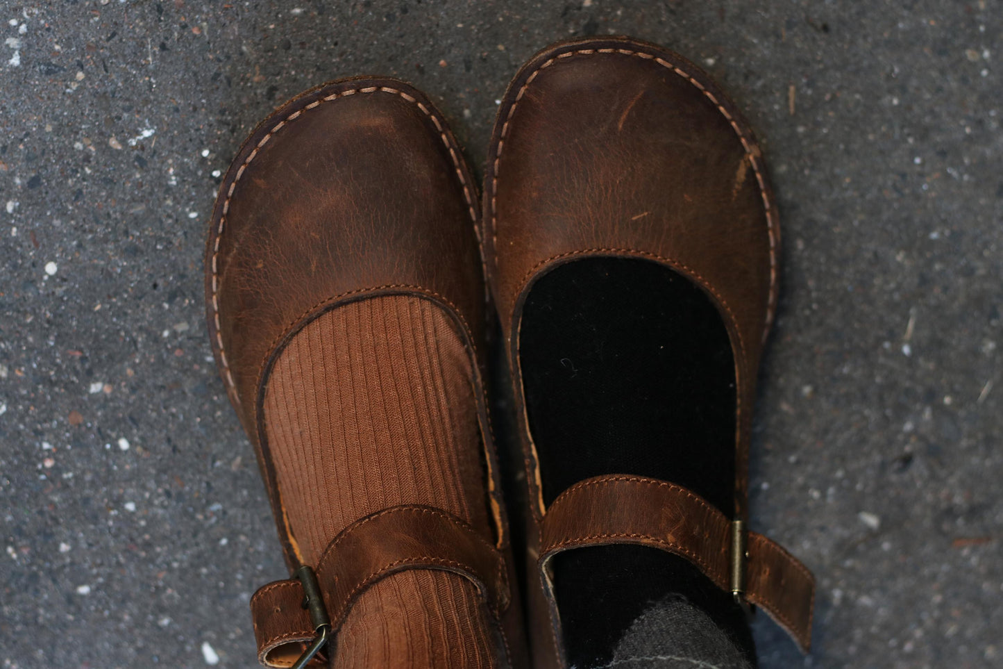 Vintage Clarks Originals Leather Shoes | 90s Women's Minimalist Brown Preppy Every day Shoes| Ugly Shoe Trend