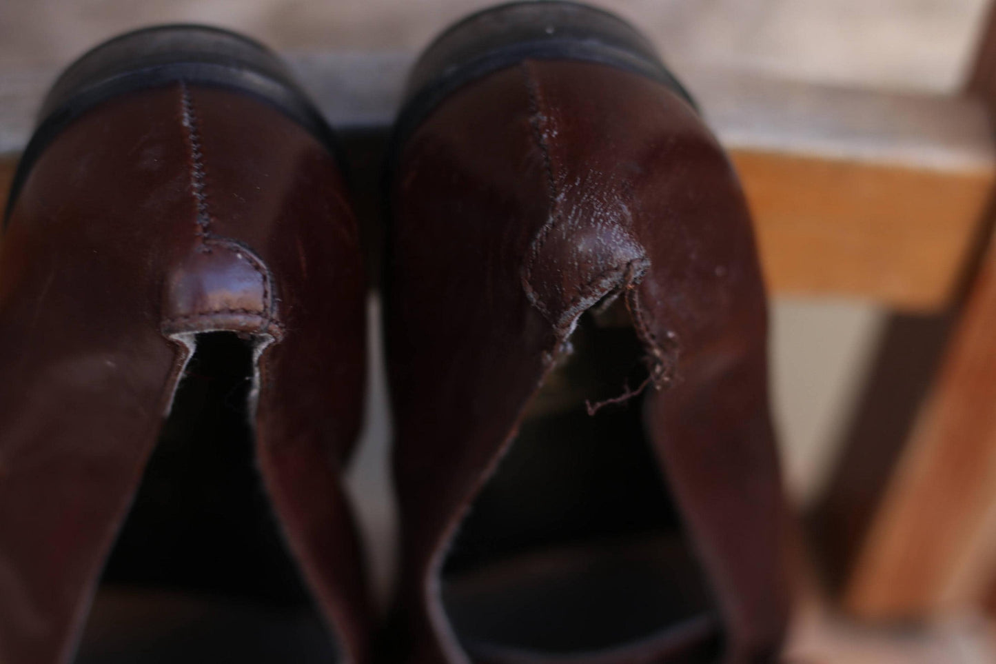 80s Leather Flats with Bow Details | Vintage Women's Classic Loafers in Brown