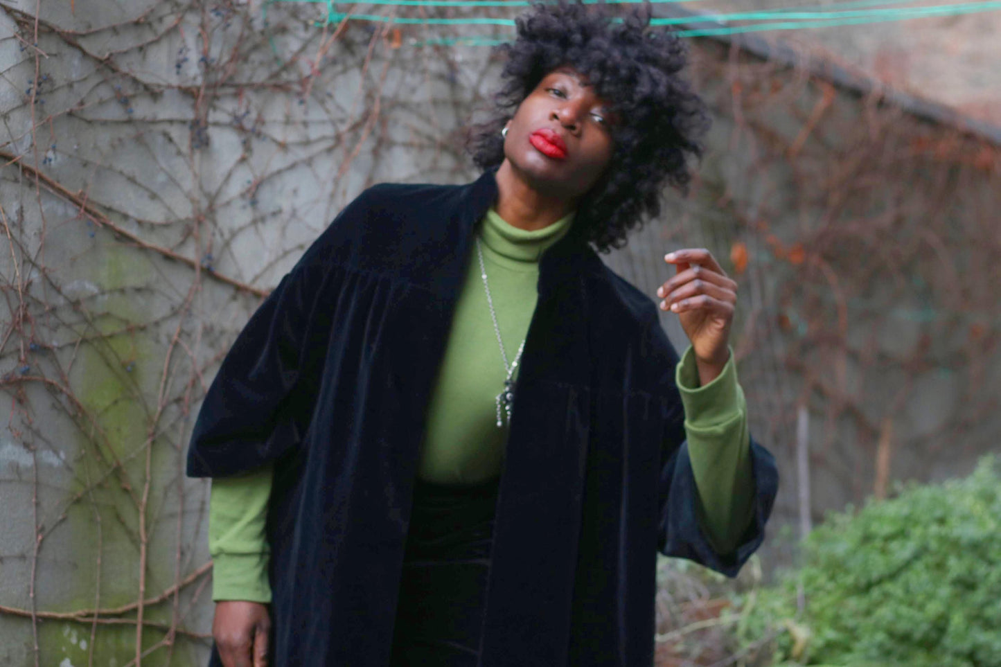 Vintage Rosella Moden Velvet-like Cape Coat| Black 80s Opulent Women's Evening Jacket|