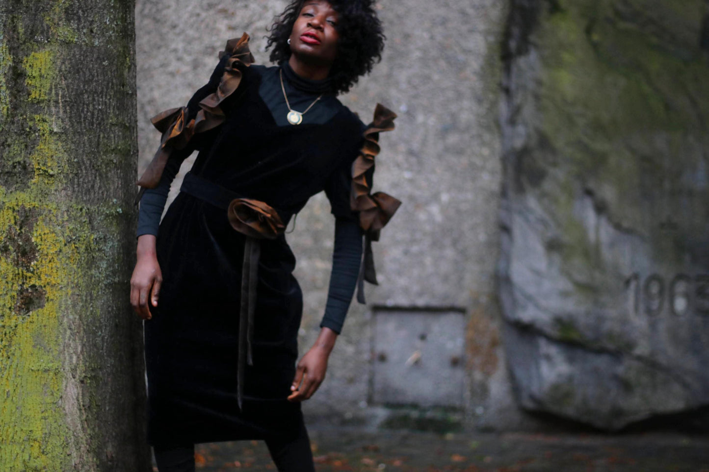 80s Gothic Dress| Vintage Black and Gold Evening Dress with Bows | Opulent Midi Prom Dress with Floral Details Size Small