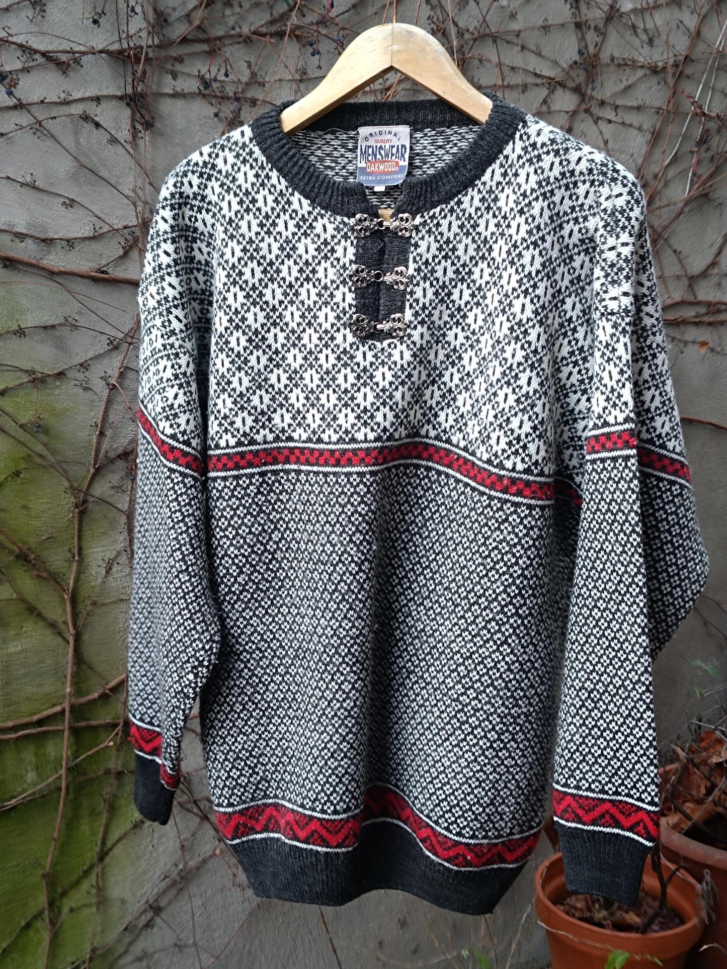 Vintage Nordic Inspired Wool Blend Sweater| 70s-Inspired Après-Ski Chic Monochrome Unisex Knit
