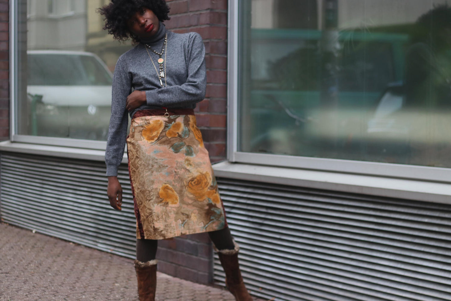 y2k Roberto Cavalli Floral Knee-length Skirt| Women's Vintage Brown Velvet Optic Designer Skirt | Vintage Cotton Knee-length Skirt Medium