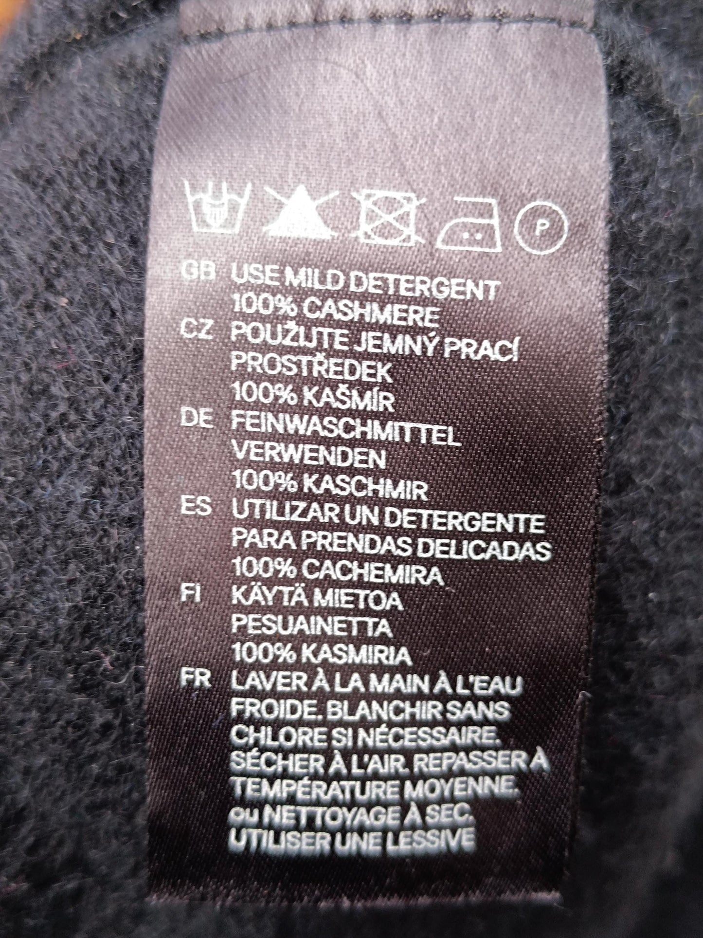 Vintage H&M Black Cashmere Sweater | Timeless Y2K V-Neck |Women's Soft Luxurious, Preloved Knit | Long-Sleeved Minimalist Wardrobe Staple