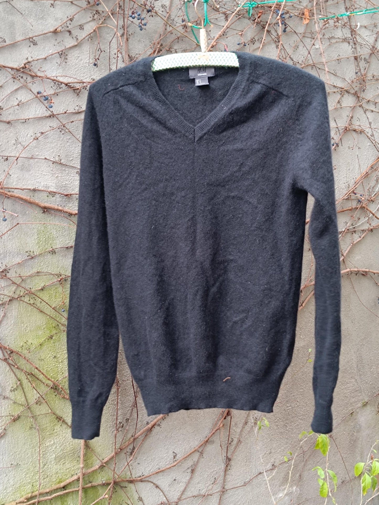 Vintage H&M Black Cashmere Sweater | Timeless Y2K V-Neck |Women's Soft Luxurious, Preloved Knit | Long-Sleeved Minimalist Wardrobe Staple