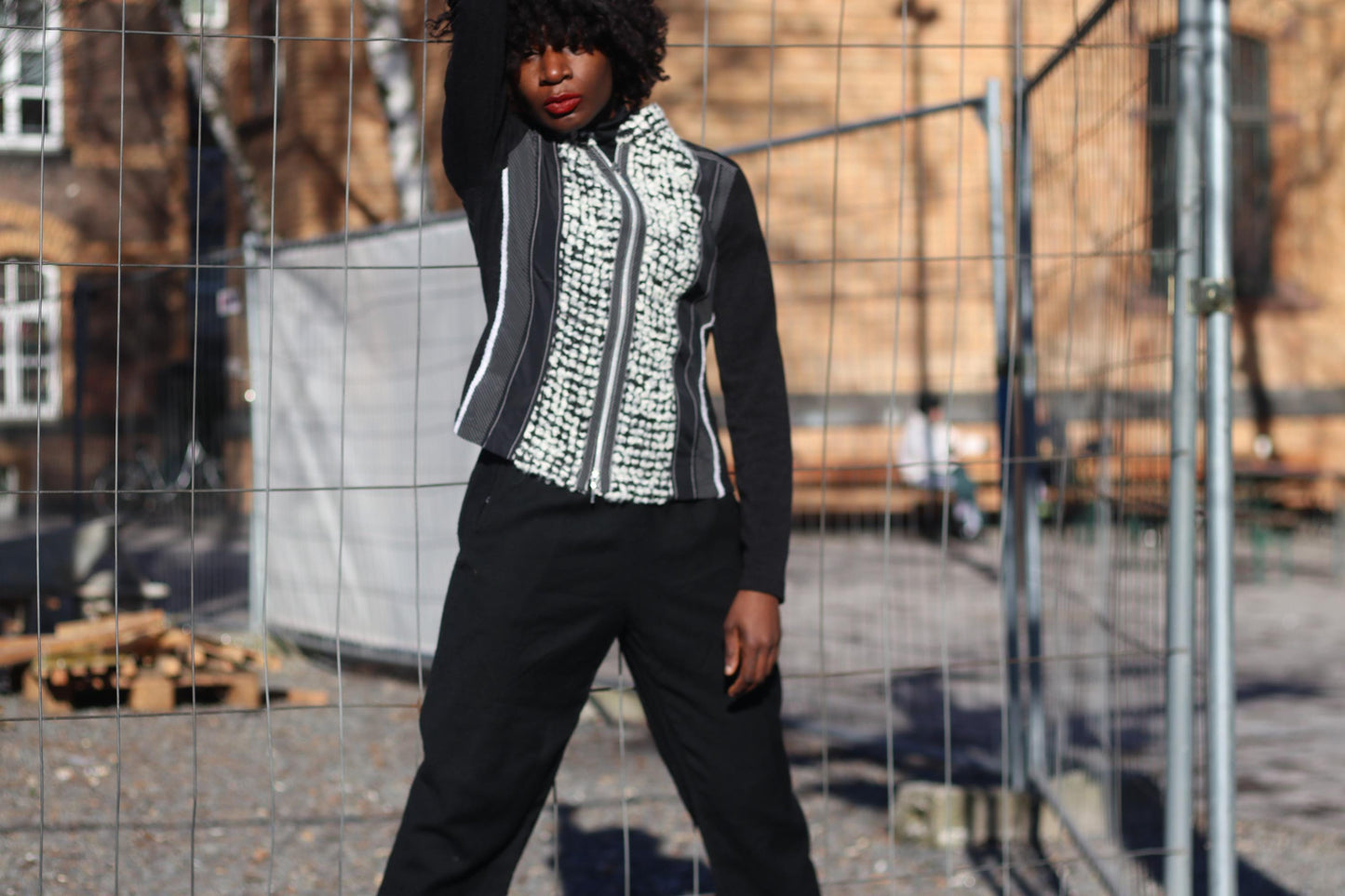Y2K Black & White Zip-Up Jacket: Retro Streetwear Top