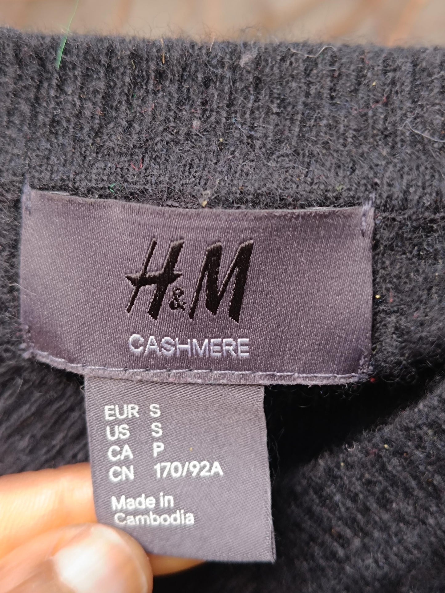 Vintage H&M Black Cashmere Sweater | Timeless Y2K V-Neck |Women's Soft Luxurious, Preloved Knit | Long-Sleeved Minimalist Wardrobe Staple