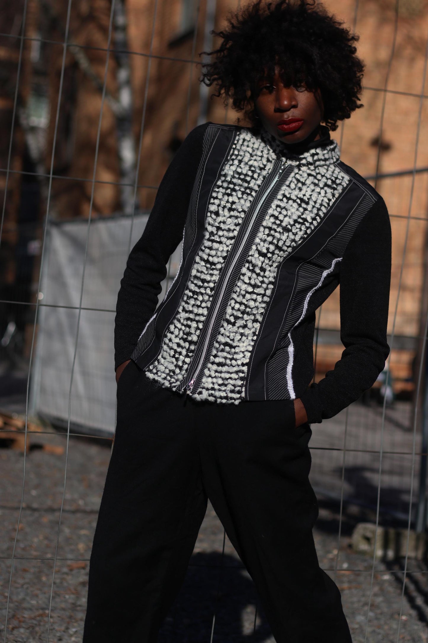 Y2K Black & White Zip-Up Jacket: Retro Streetwear Top