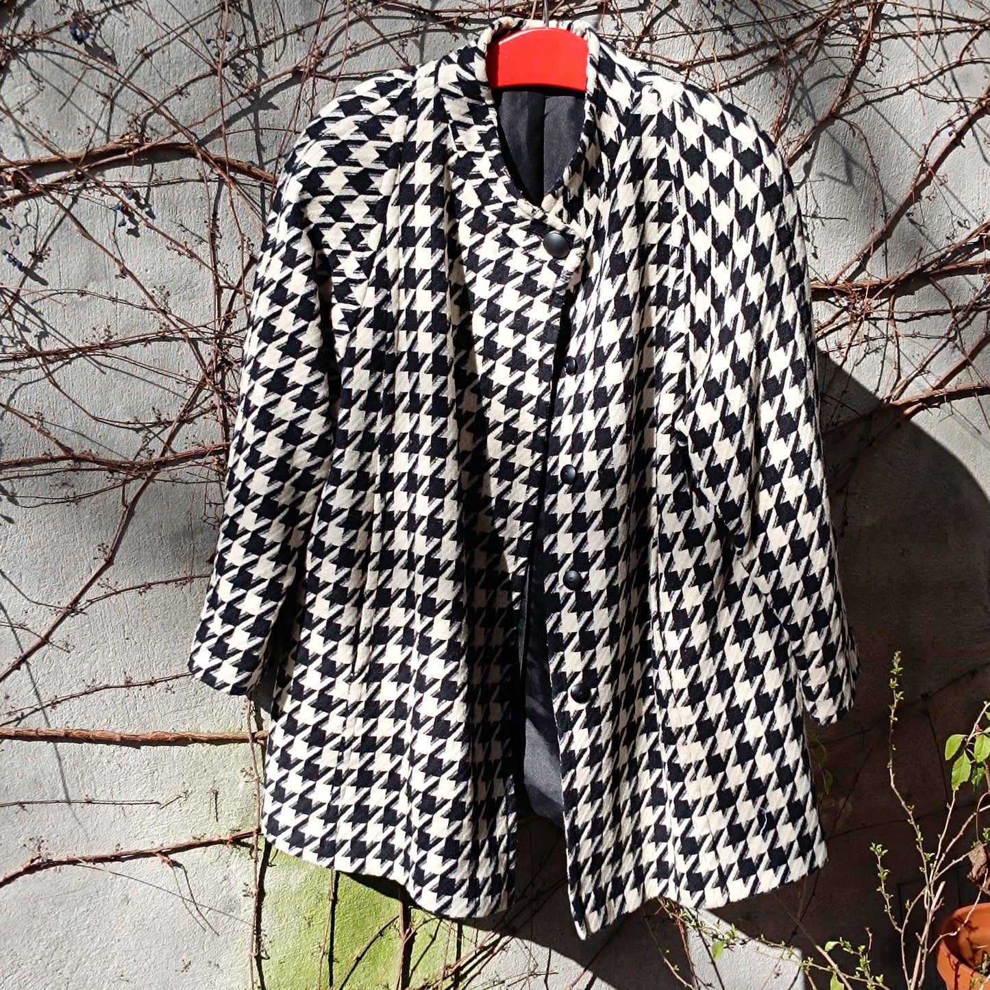 Vintage Houndstooth Wool- Cashmere Blend Coat | 90s Classic Chic Black and White Mod Women's Jacket