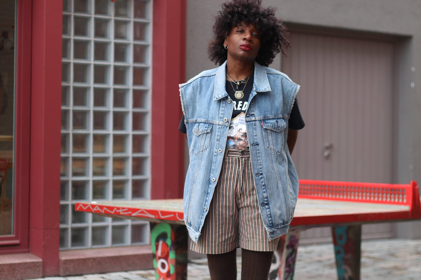 Vintage Levi’s Denim Vest| 90s Oversized Sleeveless Jacket| Unisex Distressed Blue Jean Vest| Streetwear Retro Grunge Layering Piece