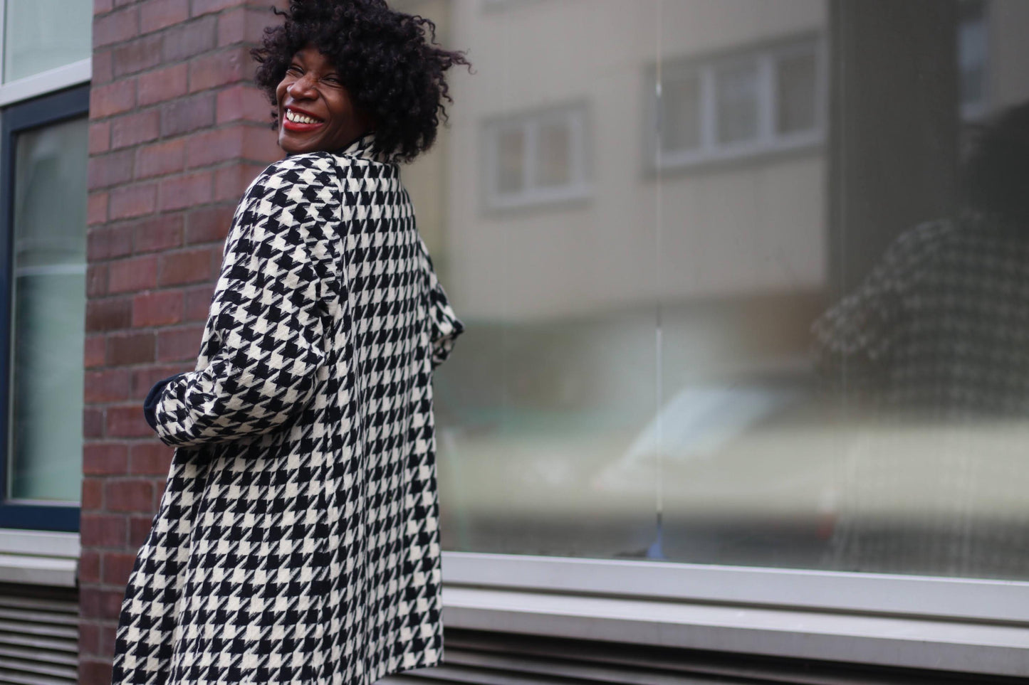 Vintage Houndstooth Wool- Cashmere Blend Coat | 90s Classic Chic Black and White Mod Women's Jacket