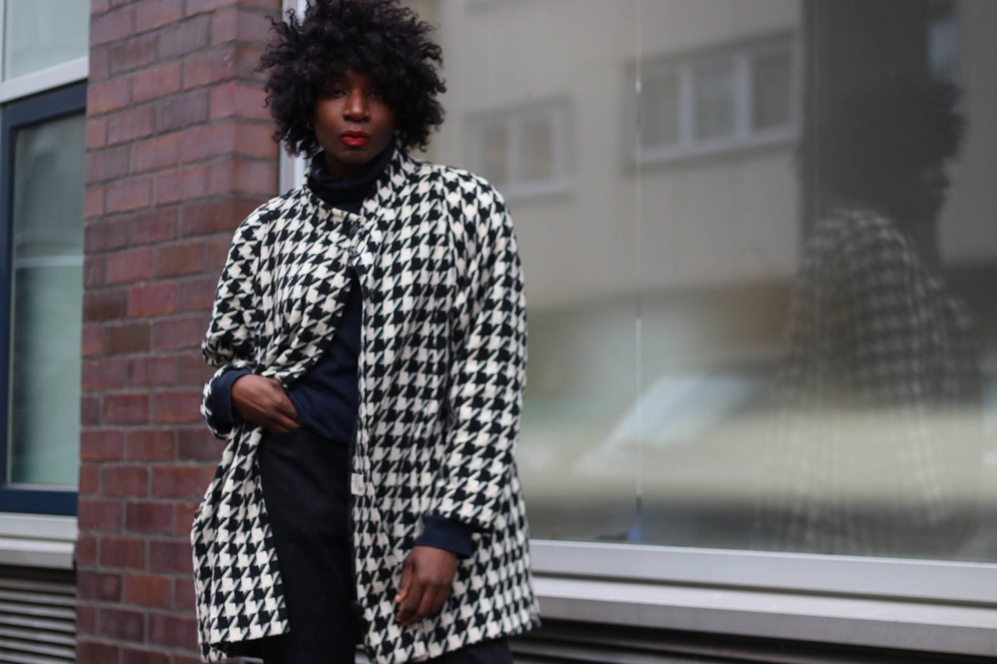 Vintage Houndstooth Wool- Cashmere Blend Coat | 90s Classic Chic Black and White Mod Women's Jacket