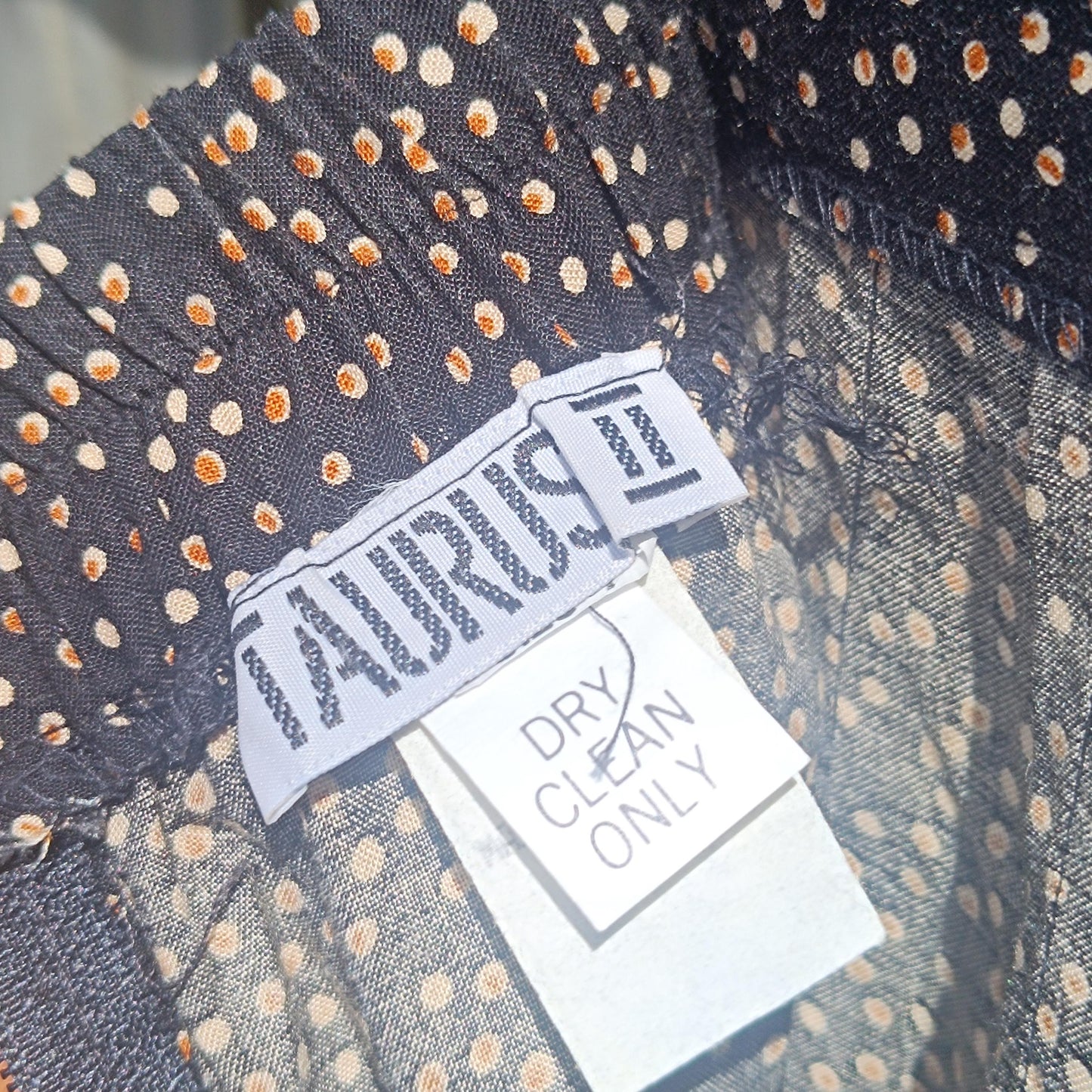Vintage High-Waisted Trousers | 90s Black Effortless Chic Pants| with a Timeless Silhouette