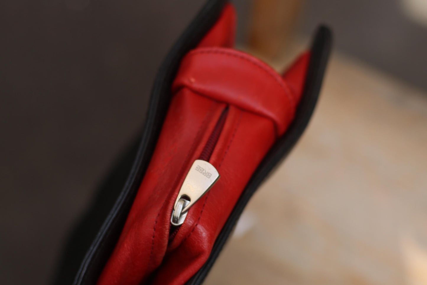 Vintage 90s Two-Tone Leather Shoulder Bag: Black & Red Minimalist Handbag