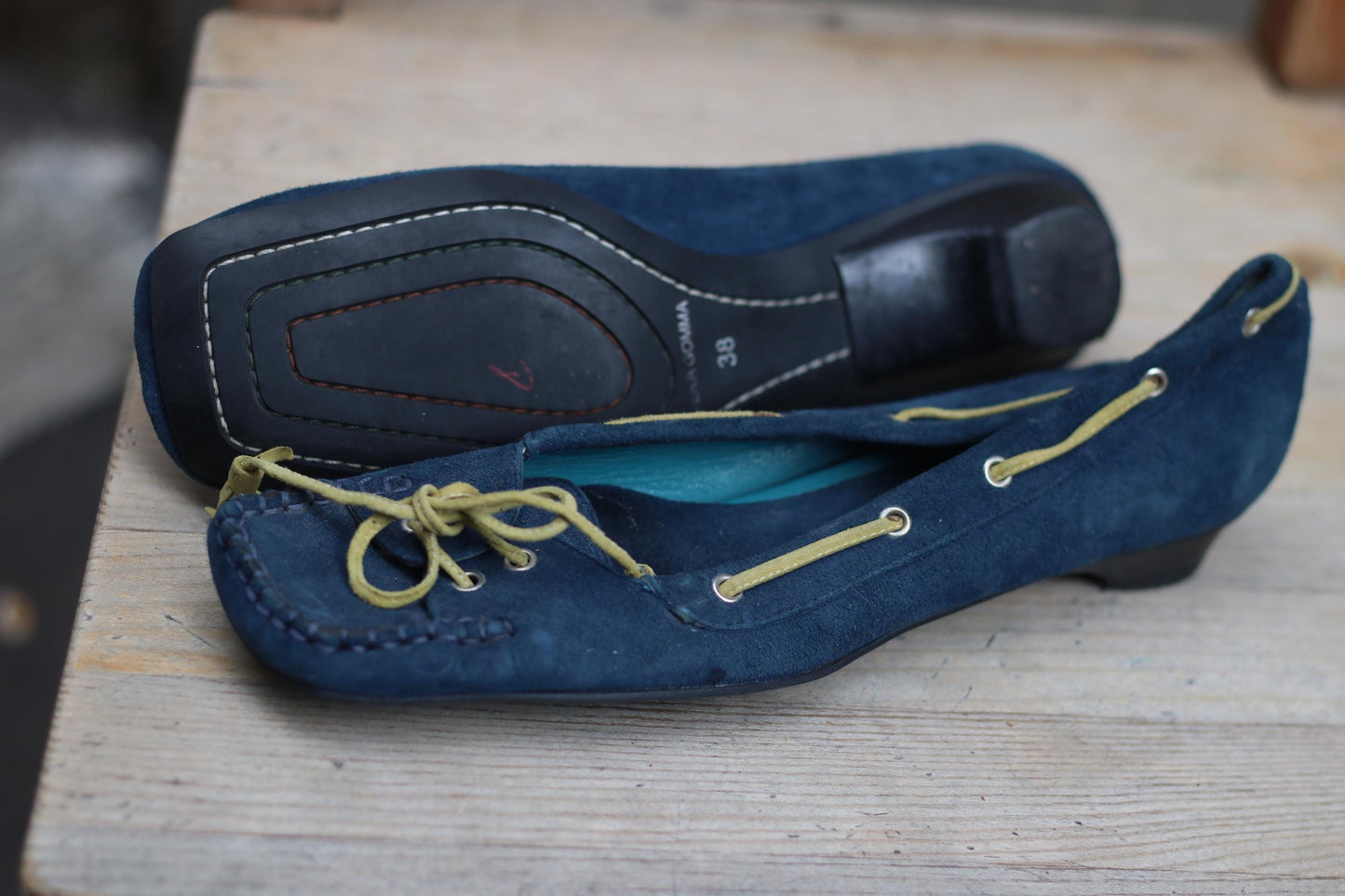 Vintage y2k Suede Shoes EU38| Navy Lace-Up Flats with Mini Heel & Chartreuse Laces| 2000s Indie Girl Aesthetic Footwear