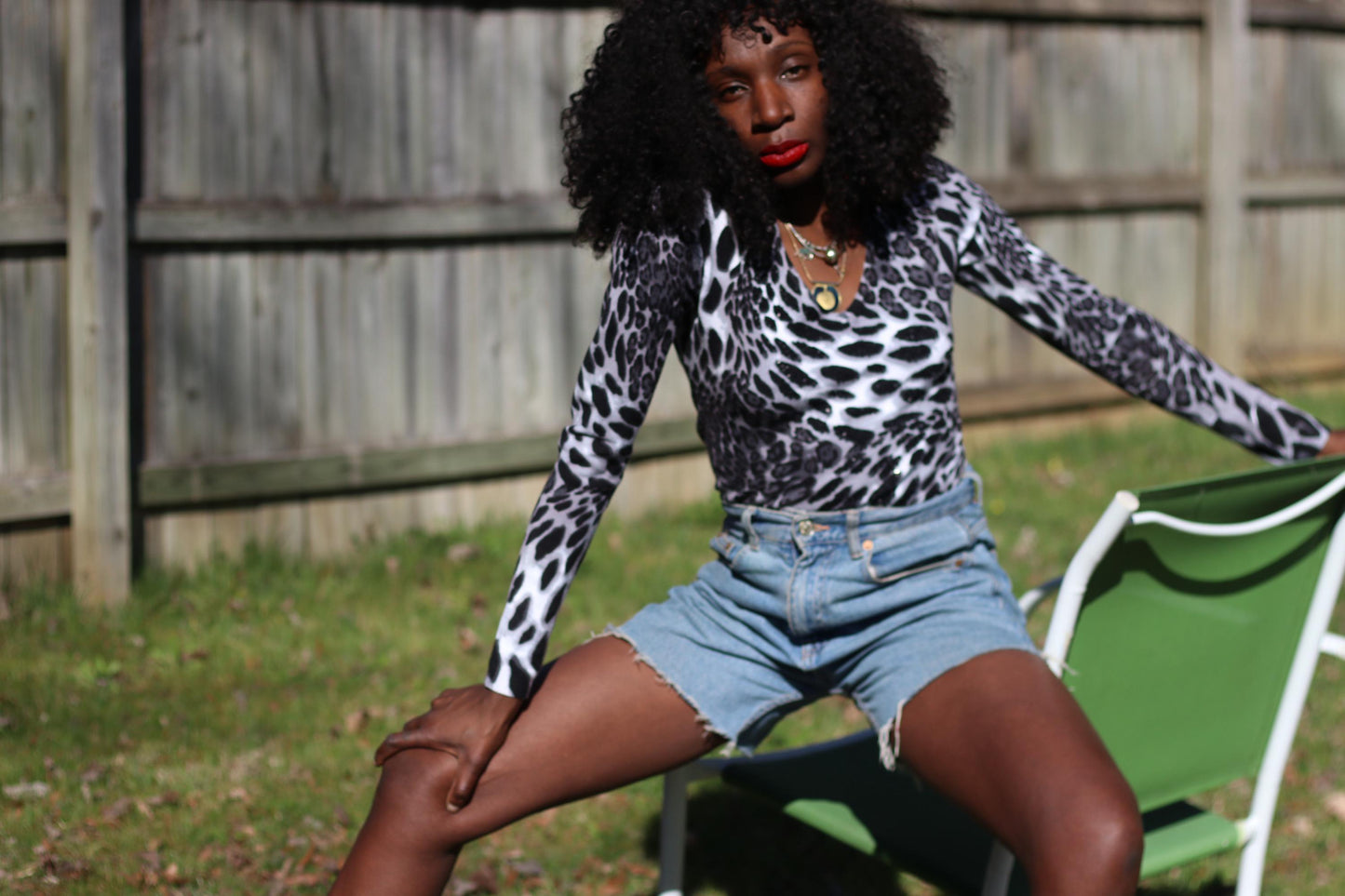 Vintage 90s Animal Print Silk Top| Fitted Stretch V-Neck Blouse| Y2K Long Sleeve Shirt – Sexy Leopard Print Going Out Top