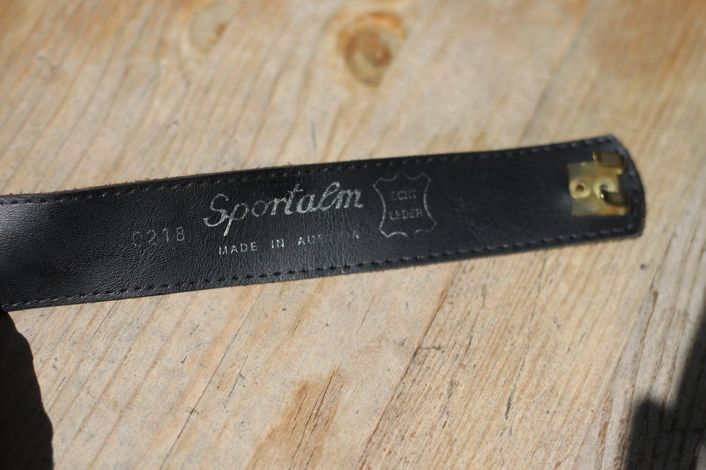 Vintage Austrian Suede Bel| Brown Leather Folk Belt with Brass Leaf Accents| Alpine Tyrolean Style – Traditional Costume Accessory