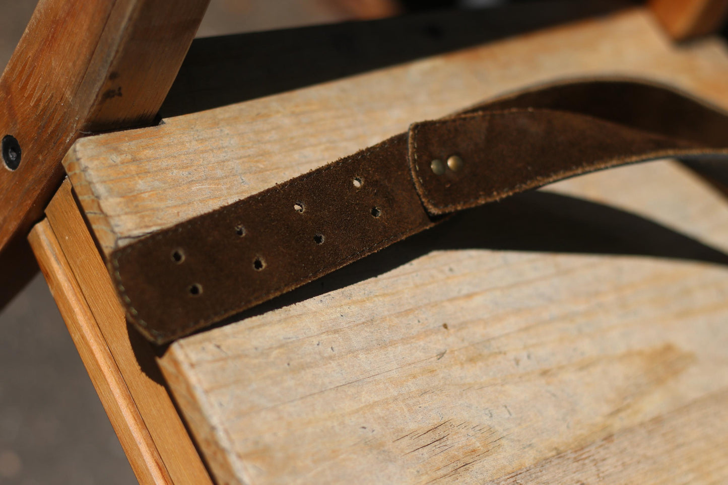 Vintage Austrian Suede Bel| Brown Leather Folk Belt with Brass Leaf Accents| Alpine Tyrolean Style – Traditional Costume Accessory
