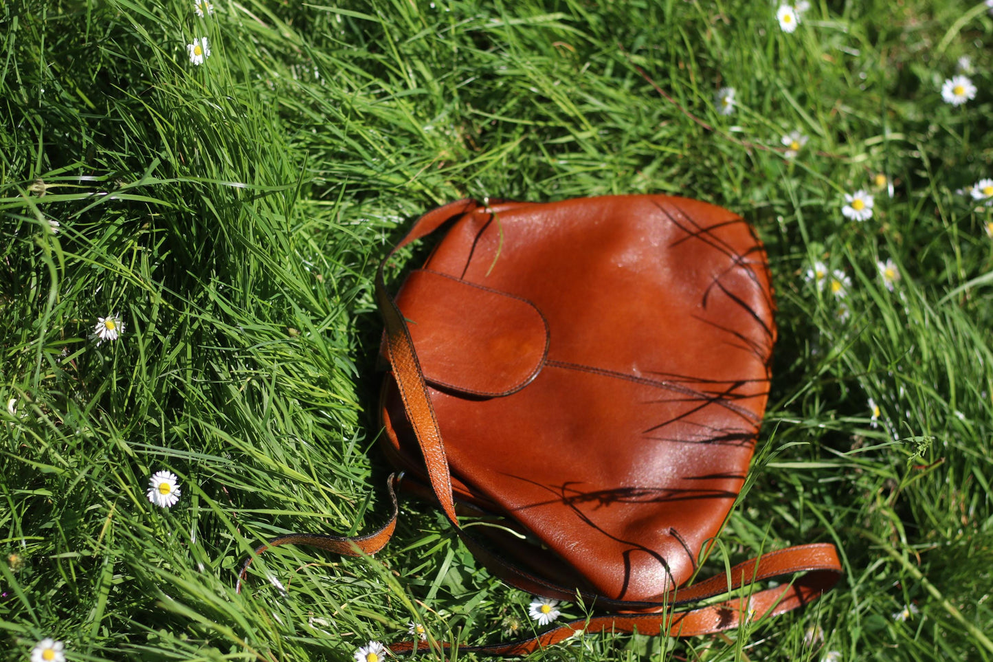 Vintage 70s Leather Shoulder Bag | Genuine Saddle Brown Purse | Minimalist Retro Handbag | Classic Everyday Style