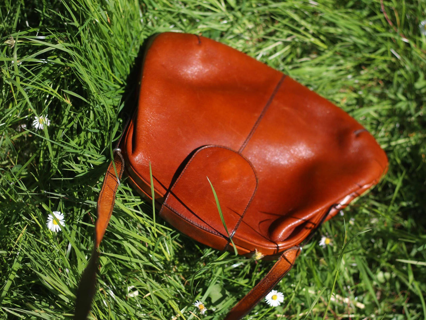 Vintage 70s Leather Shoulder Bag | Genuine Saddle Brown Purse | Minimalist Retro Handbag | Classic Everyday Style