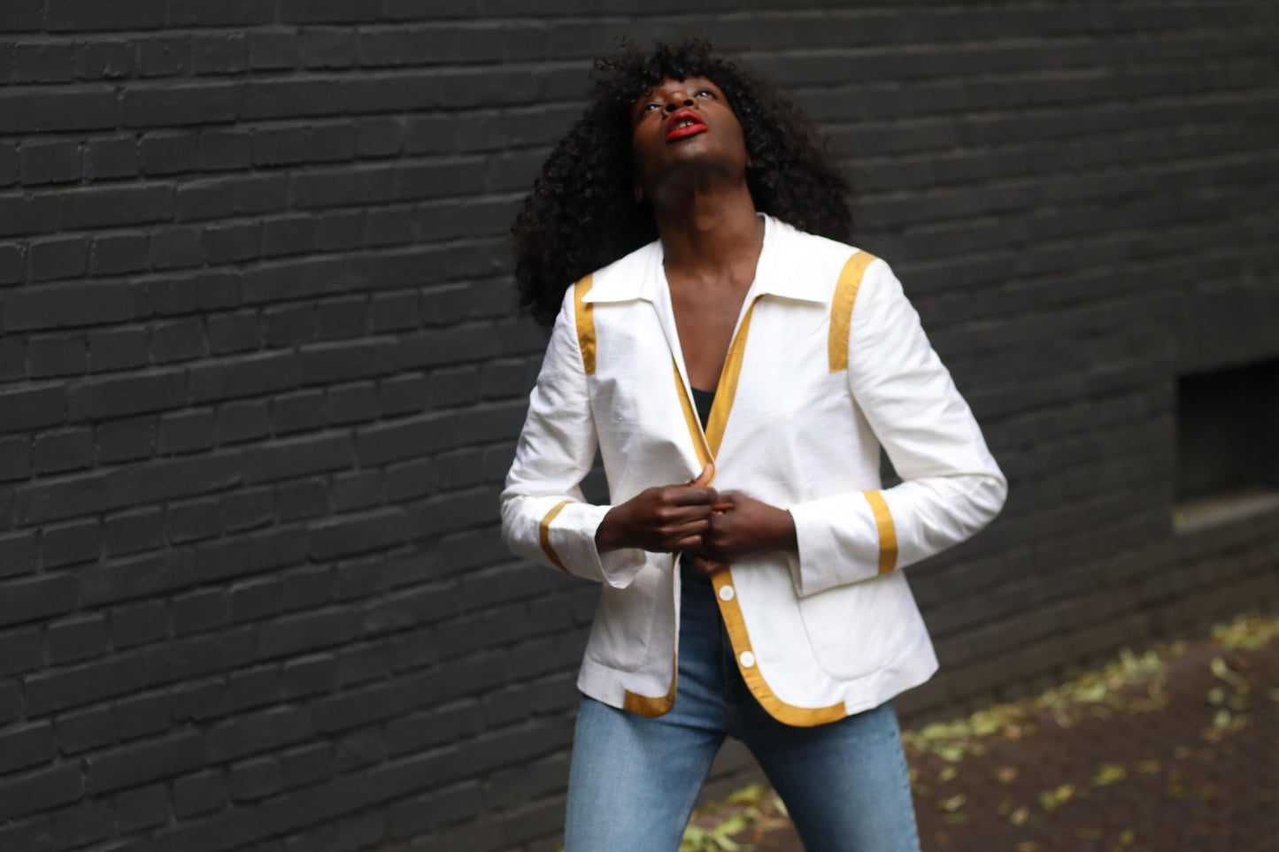 90s Silk Blazer– Vintage lightweight Jacket–Minimalist White and Gold Eveningwear Shirt |