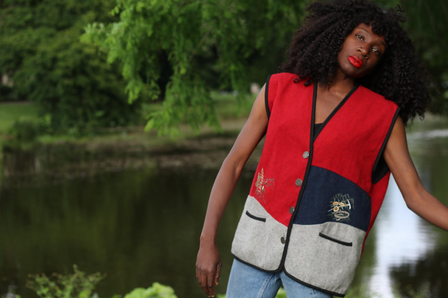 90s Geiser Wool Vest| Vintage sleeveless sweater with Reindeer print| Country cool grey and red vest with pockets| Christmas reindeer vest