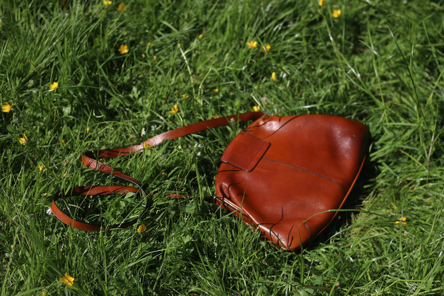 Vintage 70s Leather Shoulder Bag | Genuine Saddle Brown Purse | Minimalist Retro Handbag | Classic Everyday Style