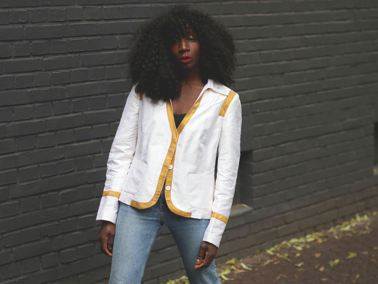 90s Silk Blazer– Vintage lightweight Jacket–Minimalist White and Gold Eveningwear Shirt |