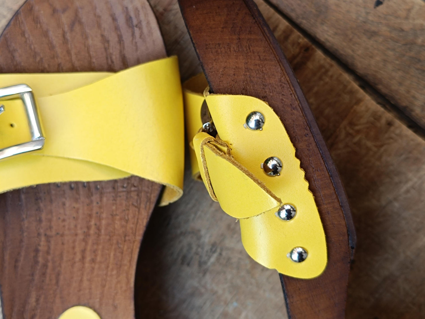 Y2K Benetton Leather Clogs: Vintage Yellow Platform Sandals EU38