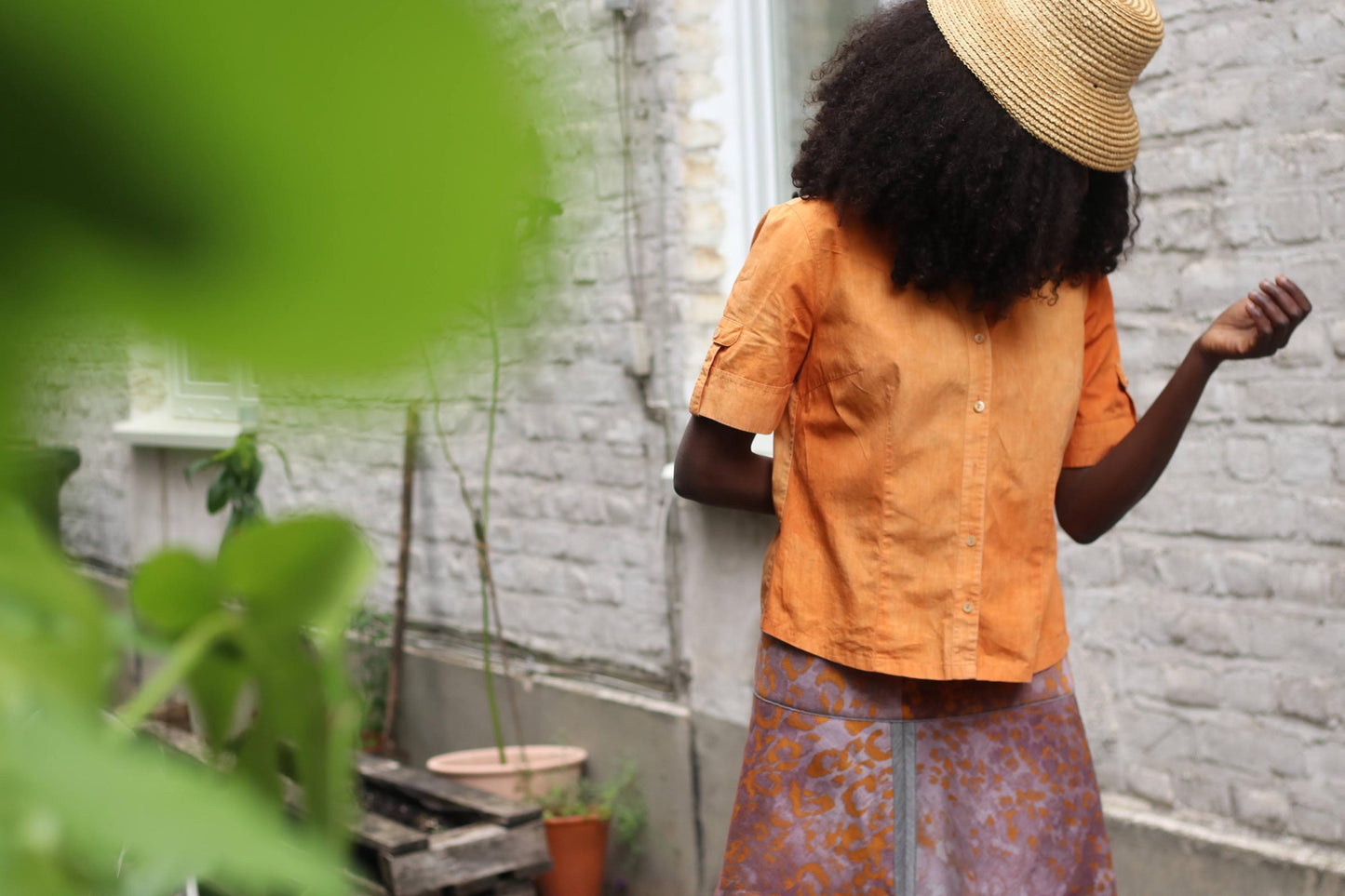 Vintage Brown Orange Shirt – 90s Short Sleeve Button Down Collared Top – Women’s Lightweight Summer Blouse Retro Minimalist Style