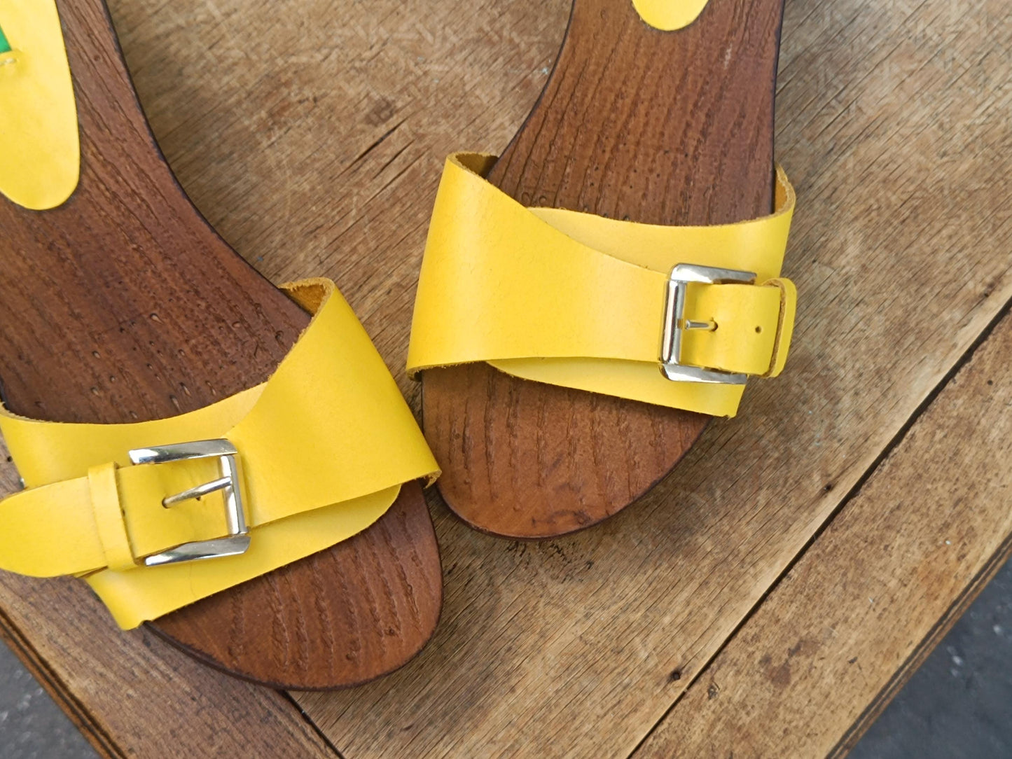 Y2K Benetton Leather Clogs: Vintage Yellow Platform Sandals EU38