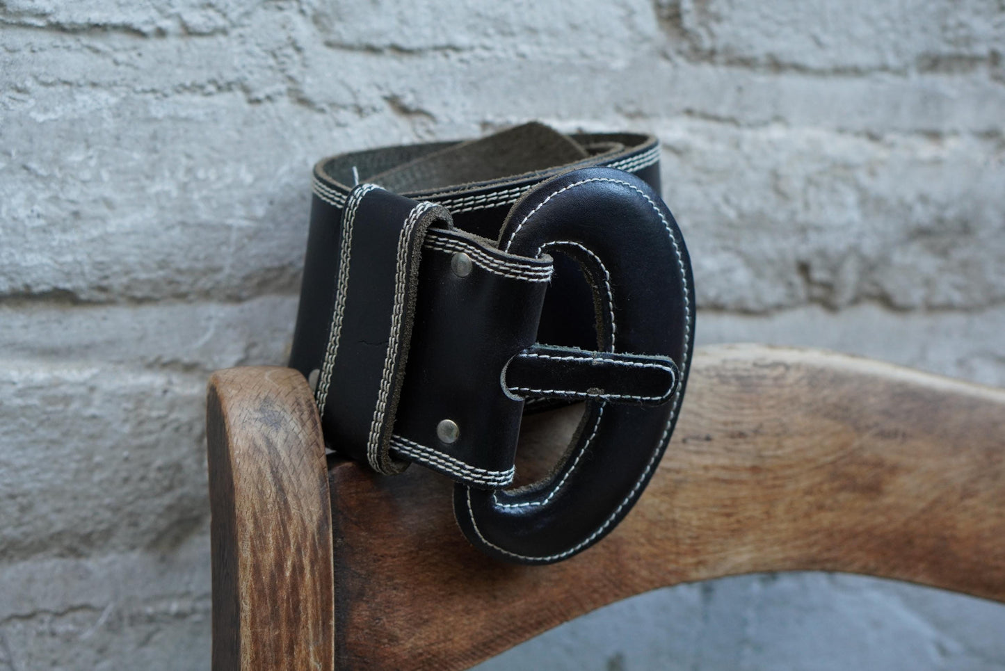 Y2K Wide Black Leather Cinch Belt: Oversized Buckle, White Stitch