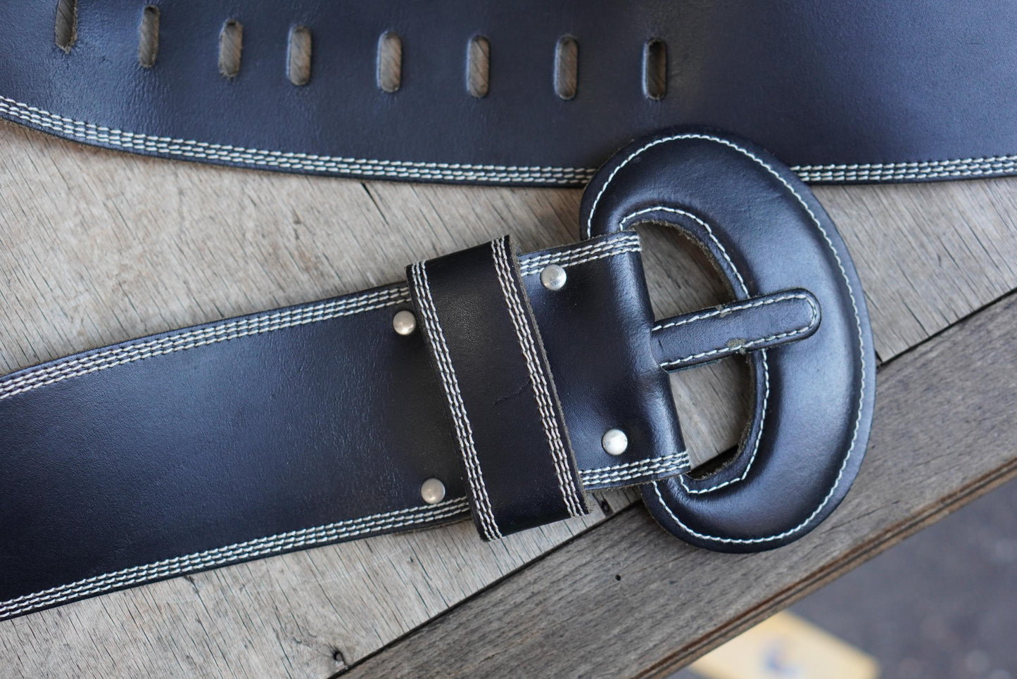 Y2K Wide Black Leather Cinch Belt: Oversized Buckle, White Stitch