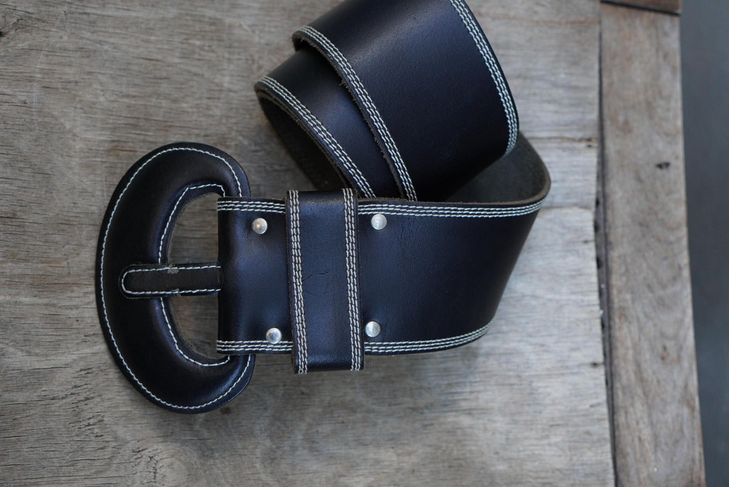 Y2K Wide Black Leather Cinch Belt: Oversized Buckle, White Stitch