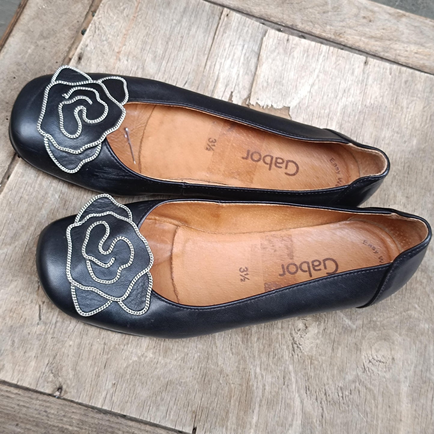 Vintage Gabor Black Leather Ballet Flats with Rose Appliqué – Size 3.5 UK – Elegant Retro Slip-On Shoes for Women