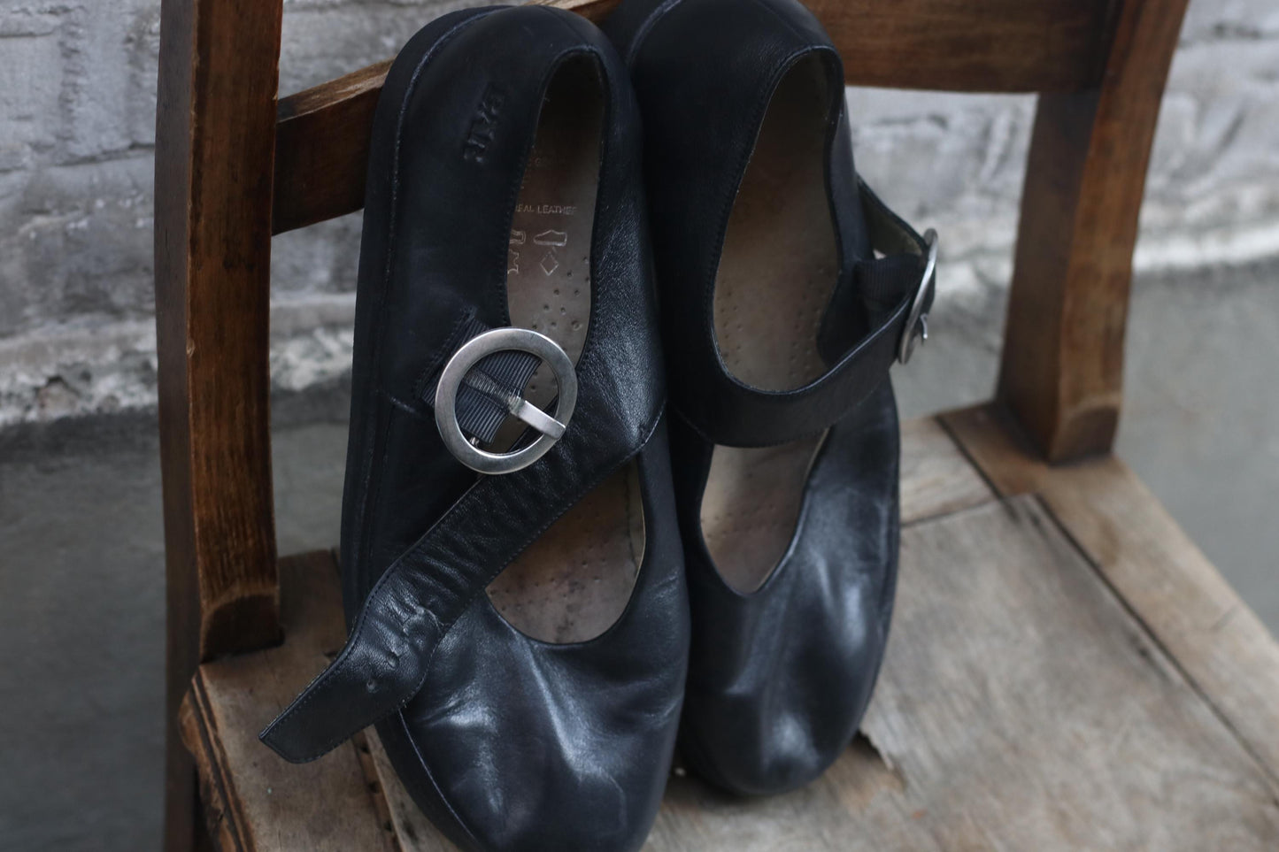 Vintage BÄR Black Leather Mary Jane Shoes Silver Buckle Strap 90s Minimalist